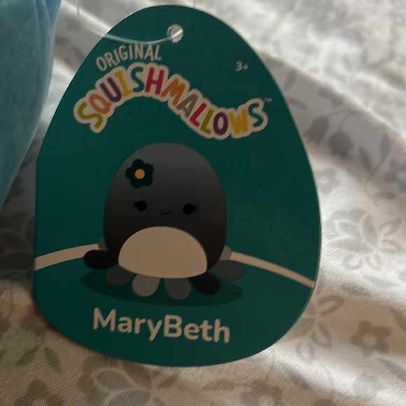 MaryBeth 8 inch squishmallow with flower on head and tag intact - Picture 2 of 2